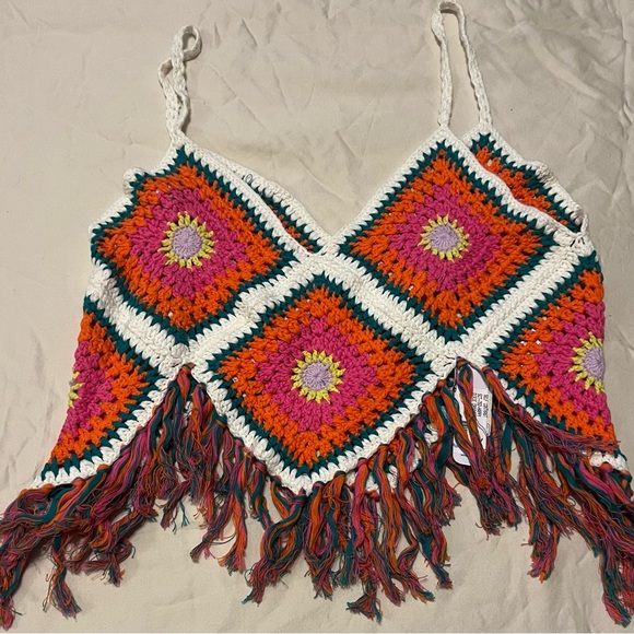 Self Contrast Happy Dixie Crochet Top - Picture 5 of 6